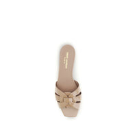 Saint Laurent Tribute Sandaler I Beige Lackläder