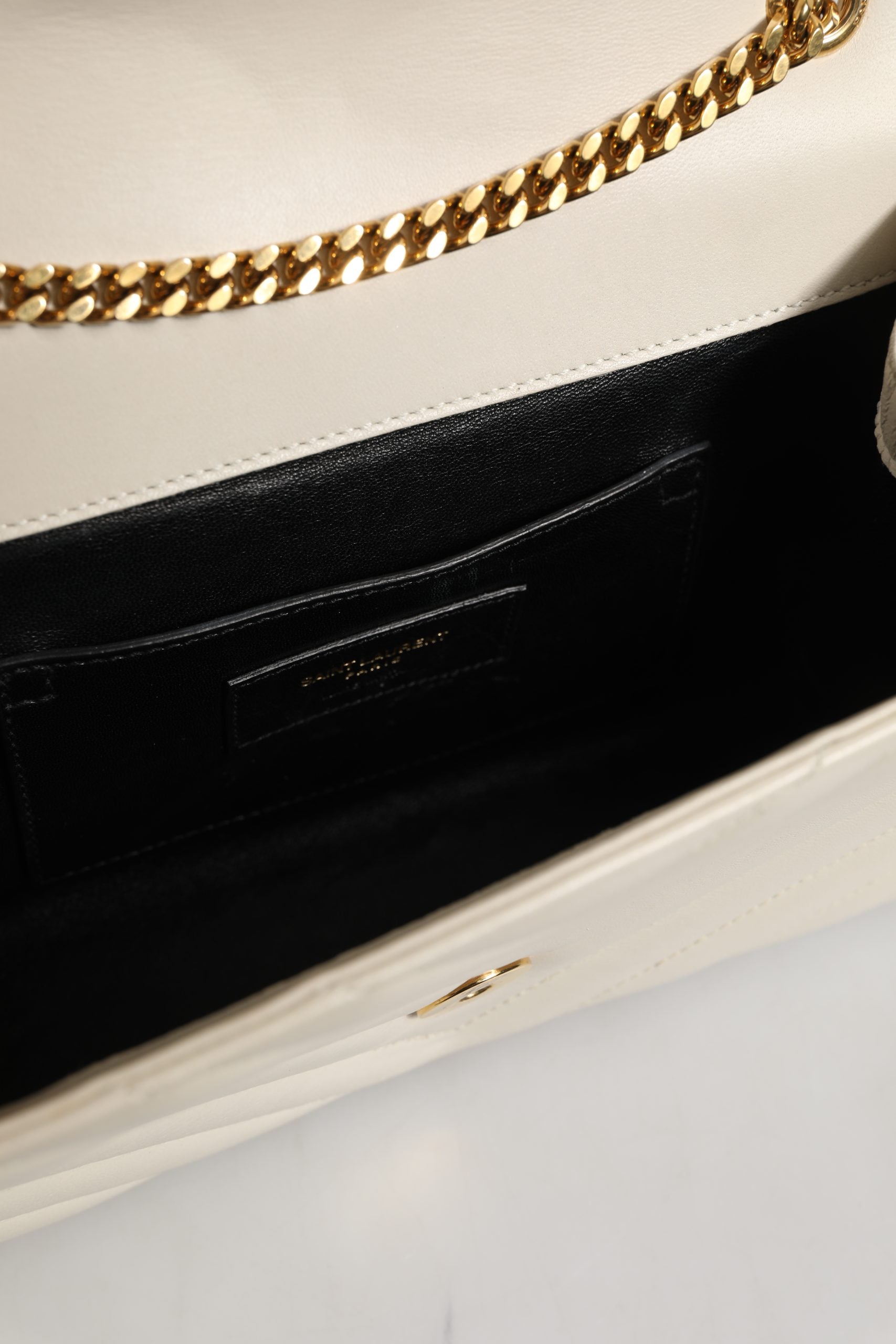 Saint Laurent Envelope Triquilt YSL Axelremsväska