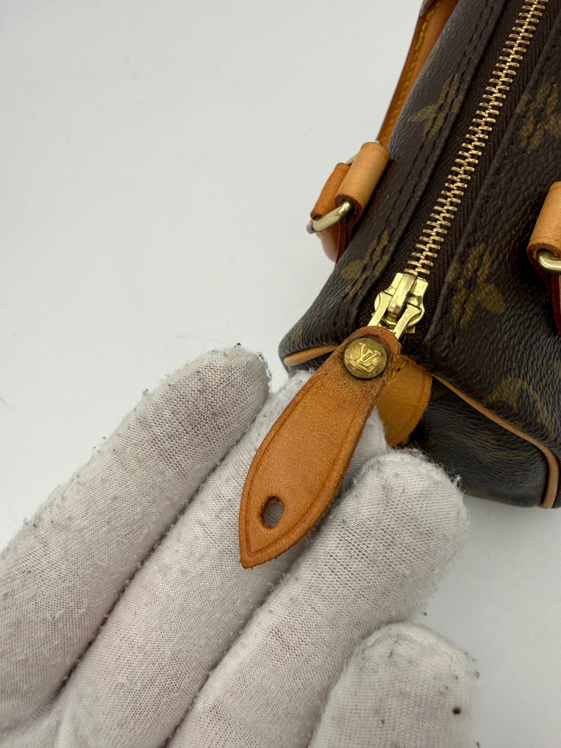 Louis Vuitton Nano Speedy Handväska I Monogram-Canvas