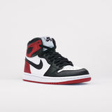 Jordan 1 Retro High Satin Black Toe (Dam)